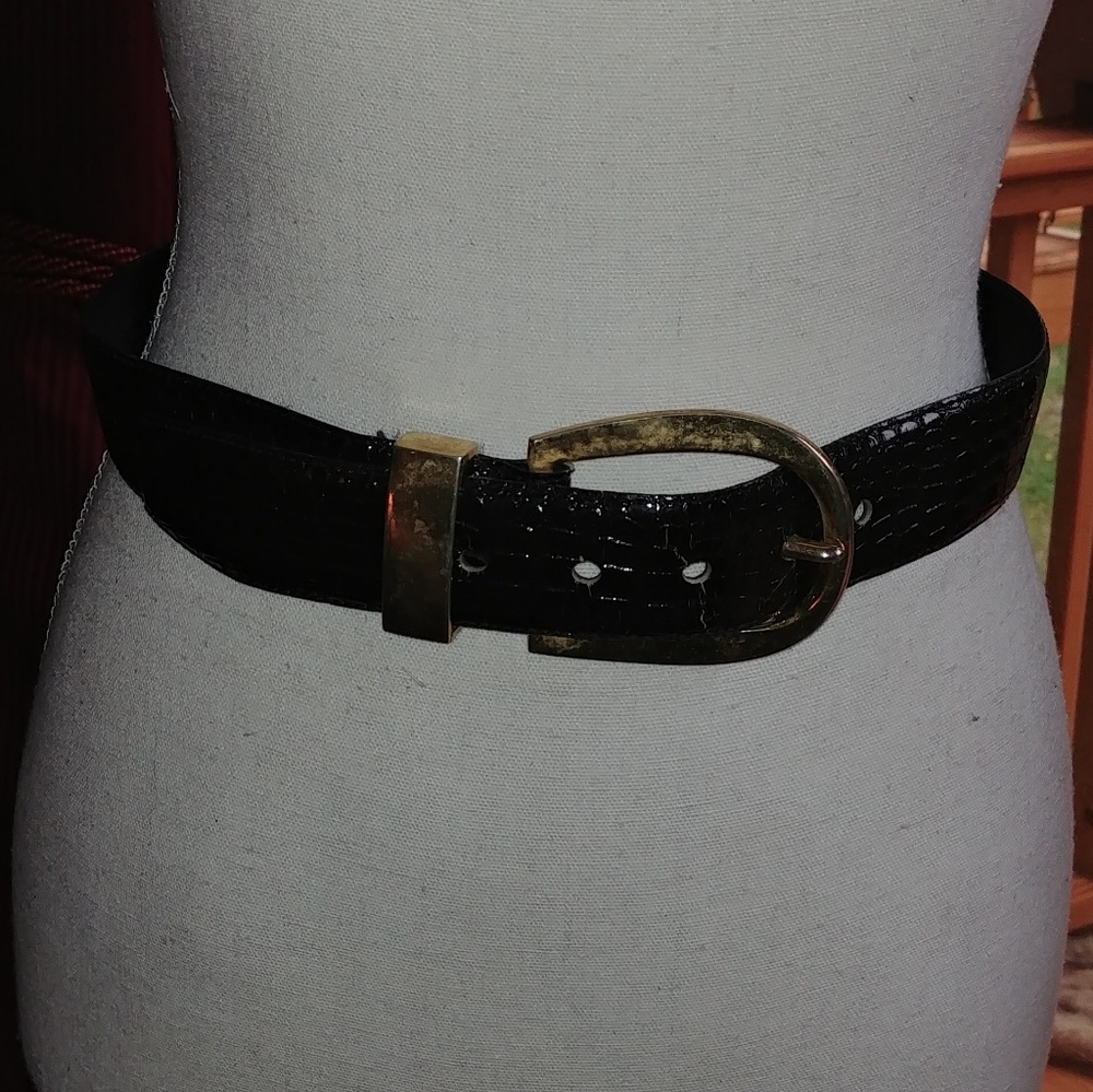 Vintage black,patent leather brass buckle Medium